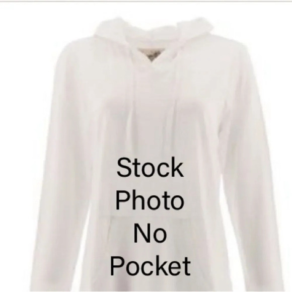 Aventura Tops - EUC Aventura off white hooded long sleeve tee Organic Cotton